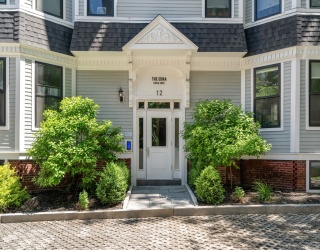 12 Arnold Circle, Cambridge, Massachusetts, 2 Bedrooms Bedrooms, 4 Rooms Rooms,1 BathroomBathrooms,Residential,For Sale,Arnold Circle,73533684