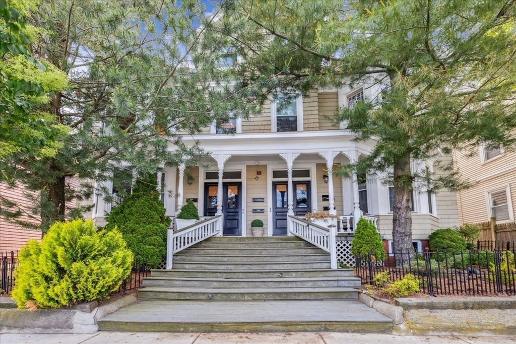 46 Beacon, Somerville, Massachusetts, 2 Bedrooms Bedrooms, 7 Rooms Rooms,2 BathroomsBathrooms,Residential Lease,For Rent,Beacon,73533500