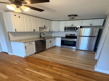 38 Carey Ave, Watertown, Massachusetts, 2 Bedrooms Bedrooms, 4 Rooms Rooms,1 BathroomBathrooms,Residential Lease,For Rent,Carey Ave,73533899