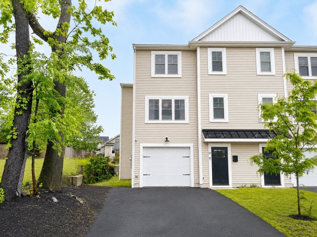 57 Castine Street, Worcester, Massachusetts, 3 Bedrooms Bedrooms, 9 Rooms Rooms,2.5 BathroomsBathrooms,Residential Lease,For Rent,Castine Street,73533662