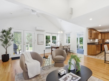 289 Concord Road, Bedford, Massachusetts, 5 Bedrooms Bedrooms, 11 Rooms Rooms,3 BathroomsBathrooms,Residential,For Sale,Concord Road,73533916