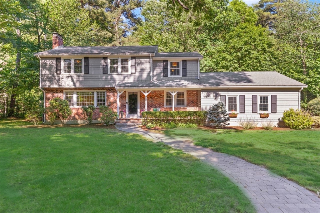 28 Colburn Dr, Sharon, Massachusetts, 4 Bedrooms Bedrooms, 8 Rooms Rooms,2.5 BathroomsBathrooms,Residential,For Sale,Colburn Dr,73533921
