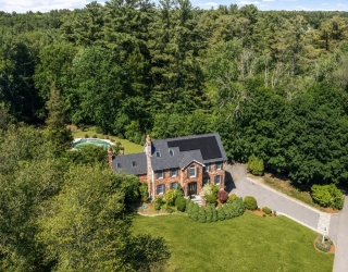 4 Battcock Road, Billerica, Massachusetts, 4 Bedrooms Bedrooms, 10 Rooms Rooms,3.5 BathroomsBathrooms,Residential,For Sale,Battcock Road,73533667