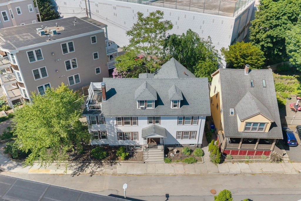 9 Parkwood Ter, Boston, Massachusetts, 9 Bedrooms Bedrooms, 16 Rooms Rooms,3 BathroomsBathrooms,Residential Income,For Sale,Parkwood Ter,73534068