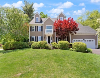 2 Shipley Cir, Westford, Massachusetts, 4 Bedrooms Bedrooms, 9 Rooms Rooms,2.5 BathroomsBathrooms,Residential,For Sale,Shipley Cir,73533964