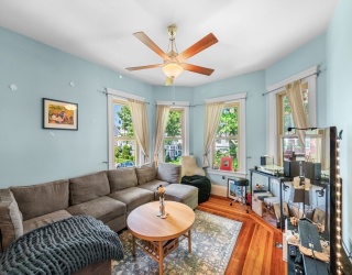 9 Waldo Street, Somerville, Massachusetts, 4 Bedrooms Bedrooms, 7 Rooms Rooms,2 BathroomsBathrooms,Residential Lease,For Rent,Waldo Street,73534100