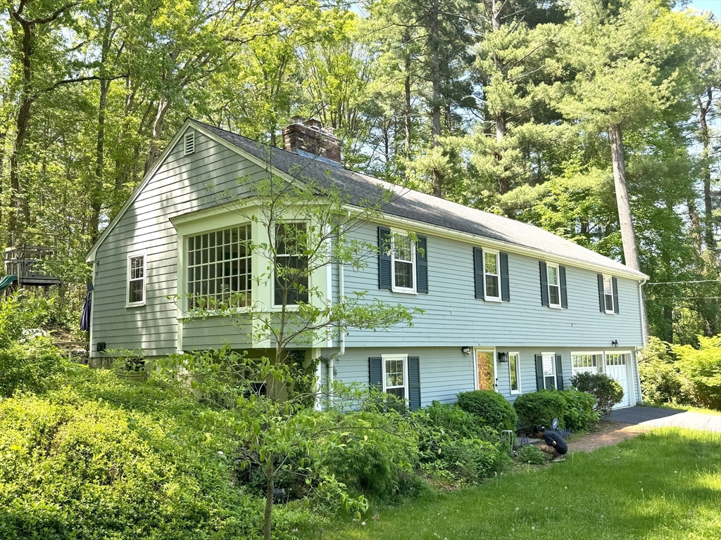 10 Meadowview Rd, Wayland, Massachusetts, 3 Bedrooms Bedrooms, 8 Rooms Rooms,2.5 BathroomsBathrooms,Residential Lease,For Rent,Meadowview Rd,73534109