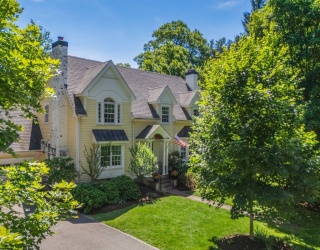 1 Kenilworth Circle, Wellesley, Massachusetts, 6 Bedrooms Bedrooms, 11 Rooms Rooms,4.5 BathroomsBathrooms,Residential,For Sale,Kenilworth Circle,73533883