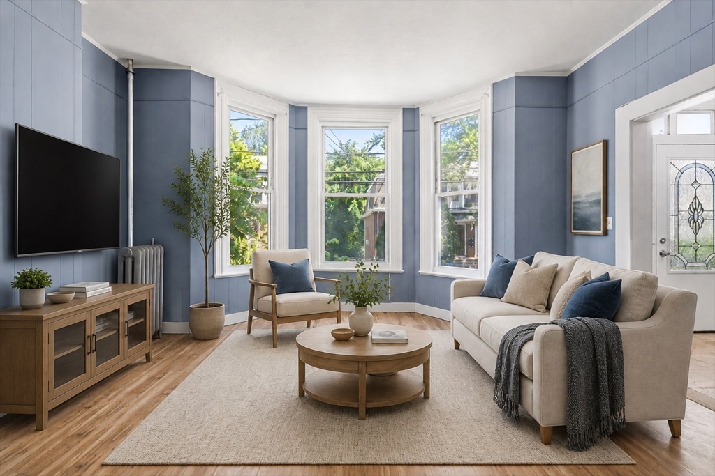 28 Newton St, Boston, Massachusetts, 3 Bedrooms Bedrooms, 6 Rooms Rooms,1 BathroomBathrooms,Residential Lease,For Rent,Newton St,73534534