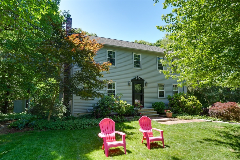11 Chickadee Dr, Norfolk, Massachusetts, 4 Bedrooms Bedrooms, 8 Rooms Rooms,2.5 BathroomsBathrooms,Residential,For Sale,Chickadee Dr,73534333