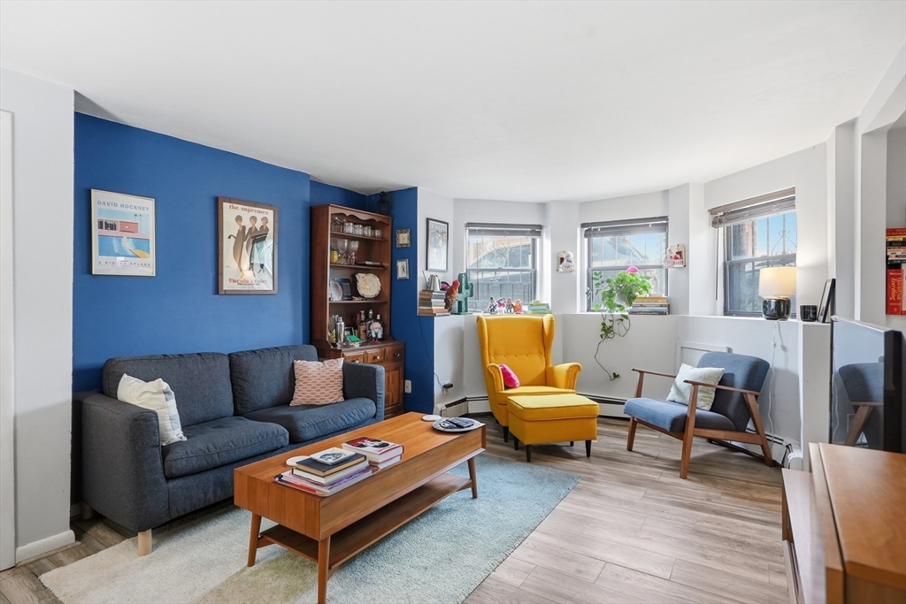 26 Commonwealth Ter, Boston, Massachusetts, 1 Bedroom Bedrooms, 3 Rooms Rooms,1 BathroomBathrooms,Residential,For Sale,Commonwealth Ter,73534330