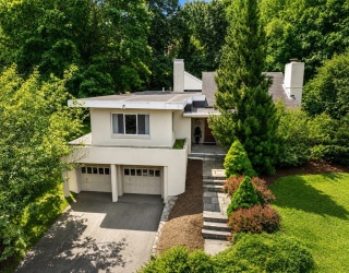 6 Wareland Rd, Wellesley, Massachusetts, 3 Bedrooms Bedrooms, 7 Rooms Rooms,2 BathroomsBathrooms,Residential,For Sale,Wareland Rd,73534257