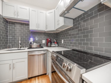286 Ferry Street, Everett, Massachusetts, 2 Bedrooms Bedrooms, 4 Rooms Rooms,1.5 BathroomsBathrooms,Residential Lease,For Rent,Ferry Street,73534350