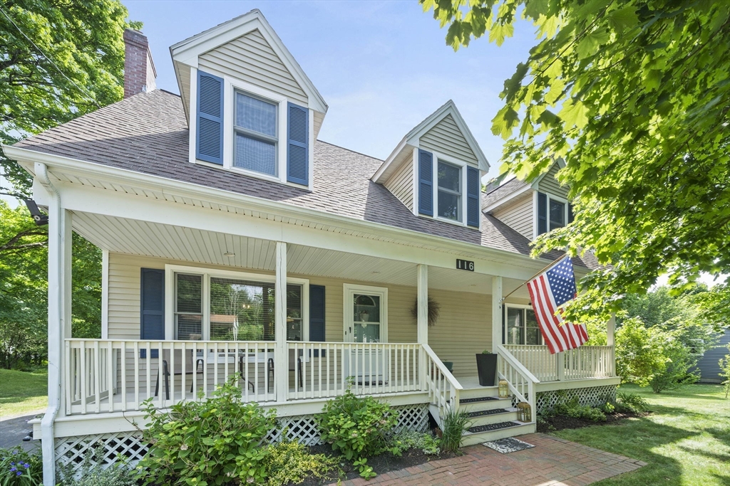 116 S High St, Foxboro, Massachusetts, 4 Bedrooms Bedrooms, 8 Rooms Rooms,3.5 BathroomsBathrooms,Residential,For Sale,S High St,73534358