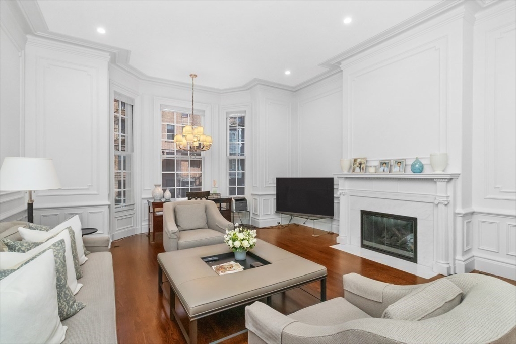 179 Beacon Street, Boston, Massachusetts, 2 Bedrooms Bedrooms, 5 Rooms Rooms,2.5 BathroomsBathrooms,Residential,For Sale,Beacon Street,73534250
