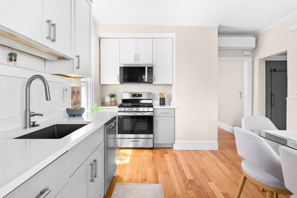 111 Eutaw St., Boston, Massachusetts, 2 Bedrooms Bedrooms, 4 Rooms Rooms,1 BathroomBathrooms,Residential,For Sale,Eutaw St.,73534363