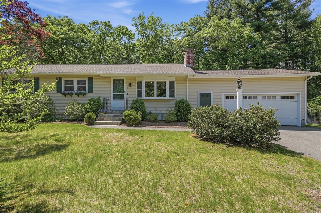 15 Kiberd Drive, Chelmsford, Massachusetts, 3 Bedrooms Bedrooms, 8 Rooms Rooms,2 BathroomsBathrooms,Residential,For Sale,Kiberd Drive,73534365
