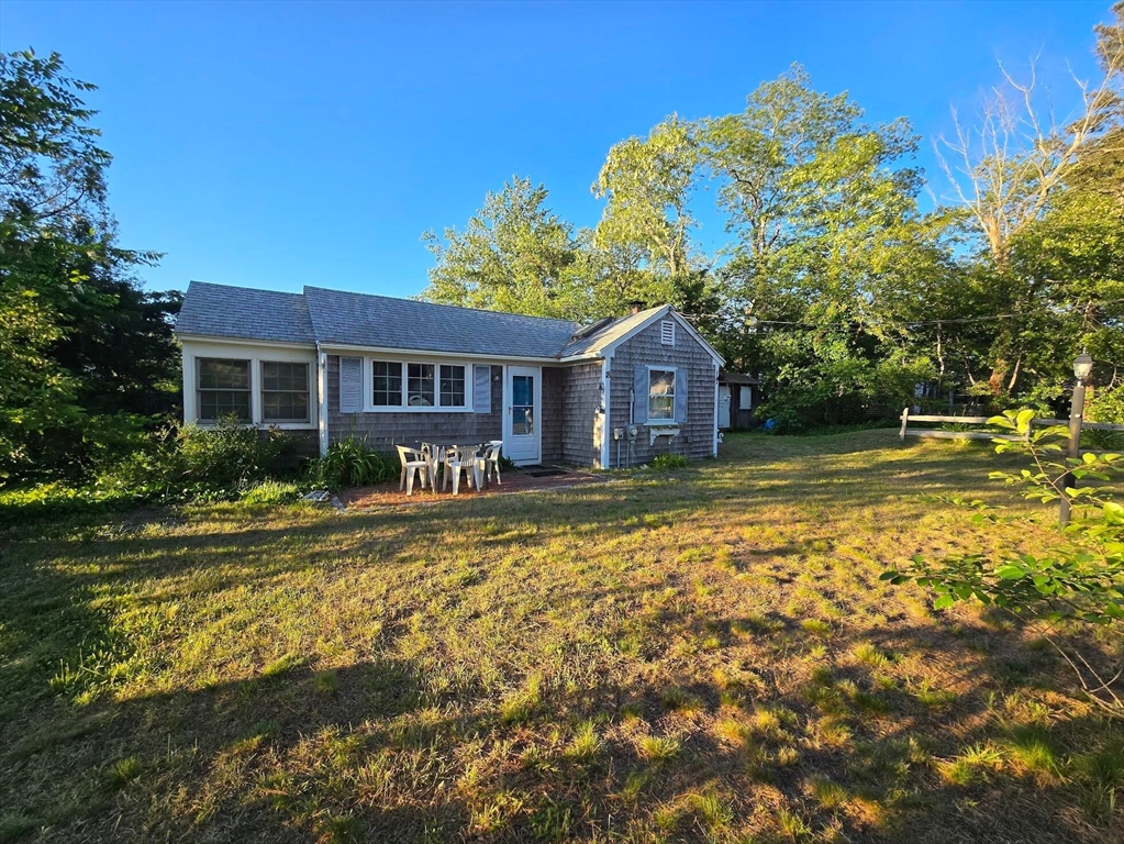 18 Myrtle Ln, Dennis, Massachusetts, 2 Bedrooms Bedrooms, 3 Rooms Rooms,1 BathroomBathrooms,Residential,For Sale,Myrtle Ln,73534279