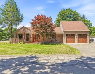 179 Rowayne Park, Bridgewater, Massachusetts, 3 Bedrooms Bedrooms, 7 Rooms Rooms,1.5 BathroomsBathrooms,Residential,For Sale,Rowayne Park,73534313