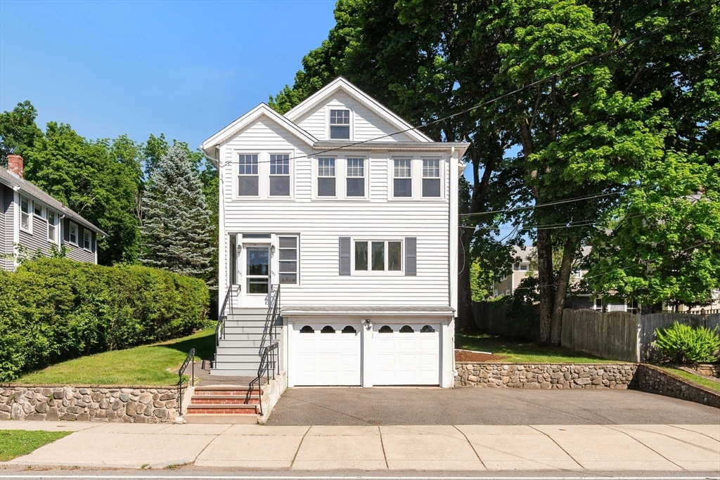 339-341 Washington Street, Winchester, Massachusetts, 5 Bedrooms Bedrooms, 12 Rooms Rooms,2 BathroomsBathrooms,Residential Income,For Sale,Washington Street,73534223