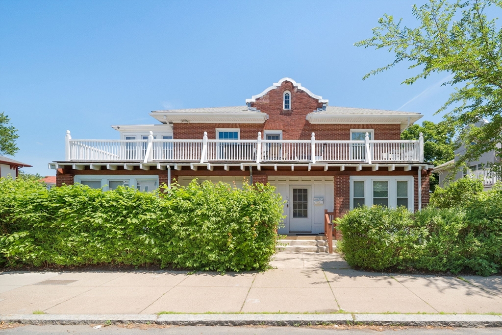 703-705 Washington St, Boston, Massachusetts, 10 Bedrooms Bedrooms, 17 Rooms Rooms,5 BathroomsBathrooms,Residential Income,For Sale,Washington St,73534390