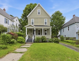 70 Sycamore St, Holyoke, Massachusetts, 5 Bedrooms Bedrooms, 6 Rooms Rooms,1.5 BathroomsBathrooms,Residential,For Sale,Sycamore St,73533534