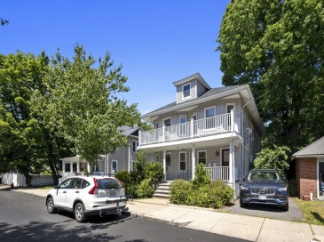 70 Wren St, Boston, Massachusetts, 4 Bedrooms Bedrooms, 11 Rooms Rooms,2 BathroomsBathrooms,Residential Income,For Sale,Wren St,73534160
