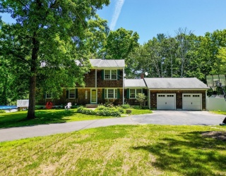 121 Plain St, Rehoboth, Massachusetts, 4 Bedrooms Bedrooms, 8 Rooms Rooms,2.5 BathroomsBathrooms,Residential,For Sale,Plain St,73534407