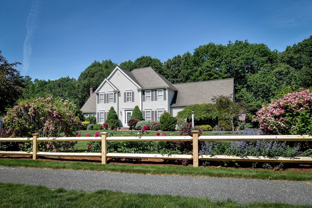 35 Orchard Road, Ashland, Massachusetts, 4 Bedrooms Bedrooms, 8 Rooms Rooms,3.5 BathroomsBathrooms,Residential,For Sale,Orchard Road,73531393