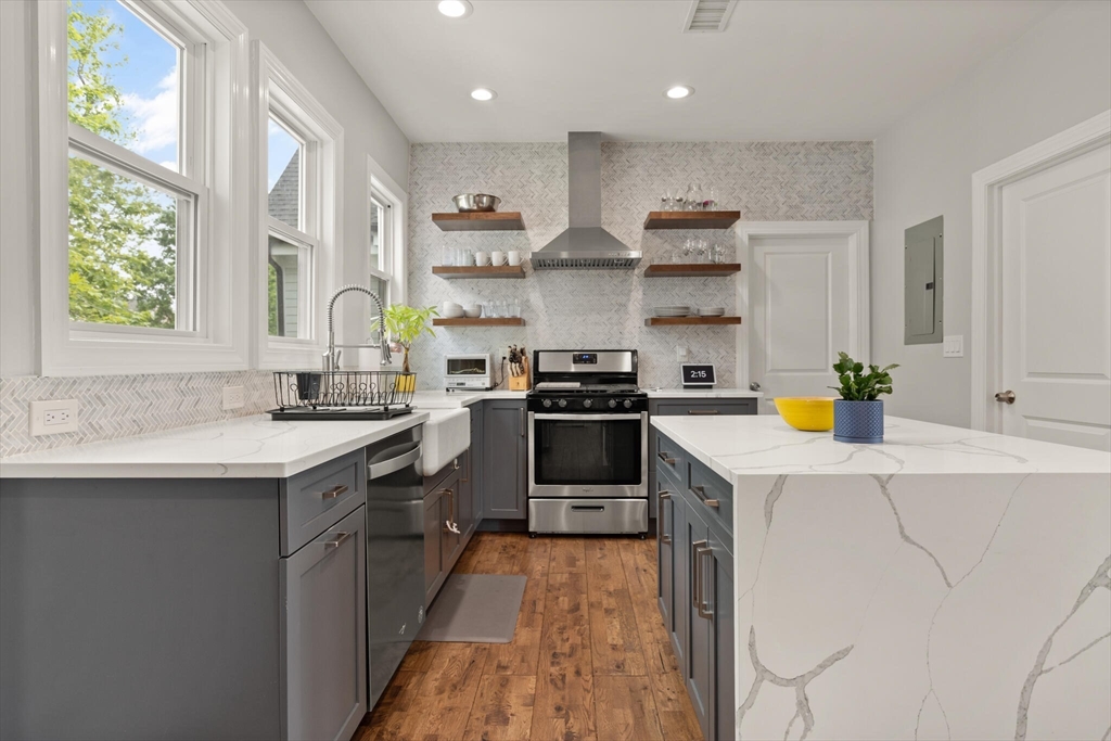 22 Radcliffe Rd., Somerville, Massachusetts, 4 Bedrooms Bedrooms, 9 Rooms Rooms,2.5 BathroomsBathrooms,Residential Lease,For Rent,Radcliffe Rd.,73534396