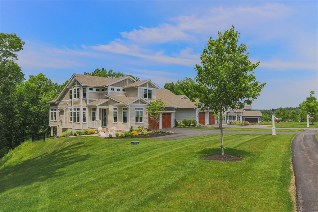70 Legacy Lane, Groton, Massachusetts, 2 Bedrooms Bedrooms, 7 Rooms Rooms,2.5 BathroomsBathrooms,Residential,For Sale,Legacy Lane,73534414