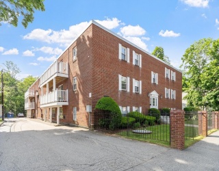 276 Albion Street, Wakefield, Massachusetts, 2 Bedrooms Bedrooms, 4 Rooms Rooms,1 BathroomBathrooms,Residential,For Sale,Albion Street,73534395