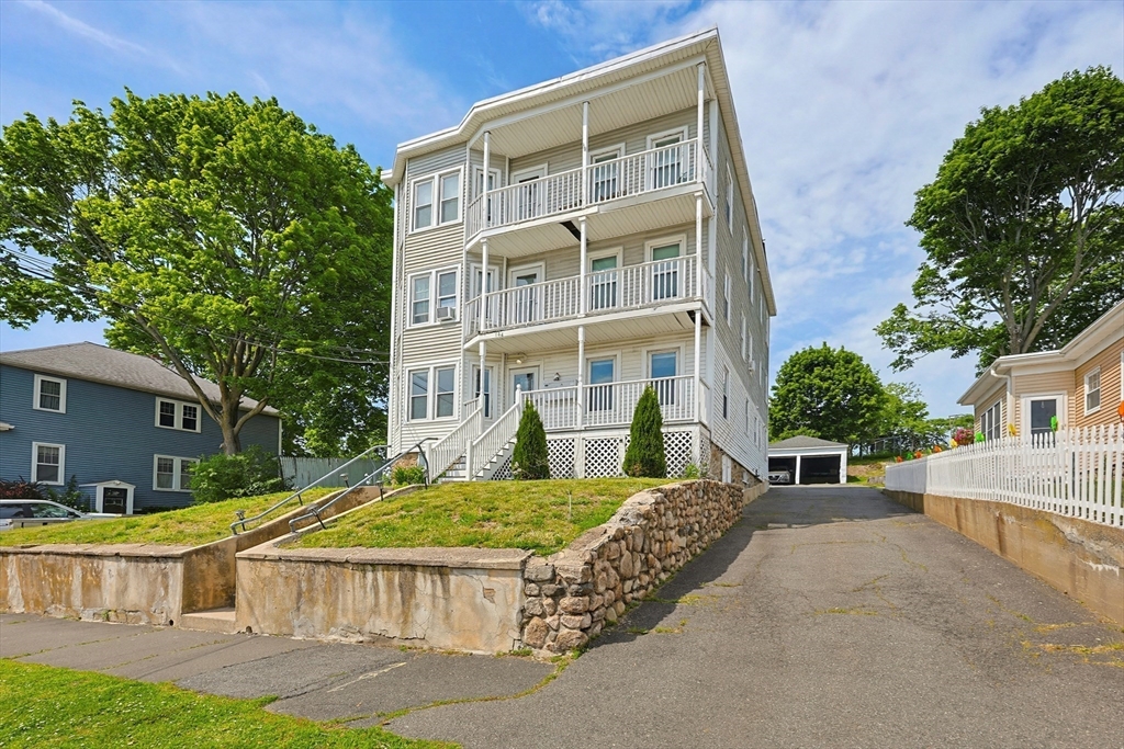 184 Ocean Ave W, Salem, Massachusetts, 4 Bedrooms Bedrooms, 6 Rooms Rooms,1 BathroomBathrooms,Residential,For Sale,Ocean Ave W,73534174