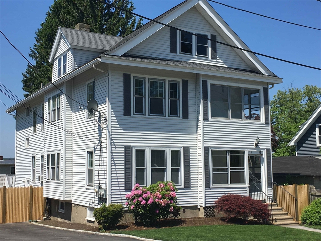 11 Granville, Worcester, Massachusetts, 5 Bedrooms Bedrooms, 11 Rooms Rooms,3 BathroomsBathrooms,Residential Income,For Sale,Granville,73533808