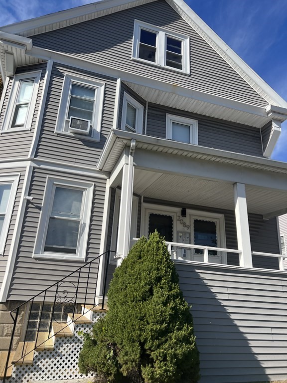 2089 Centre, Boston, Massachusetts, 2 Bedrooms Bedrooms, 4 Rooms Rooms,1 BathroomBathrooms,Residential Lease,For Rent,Centre,73534431
