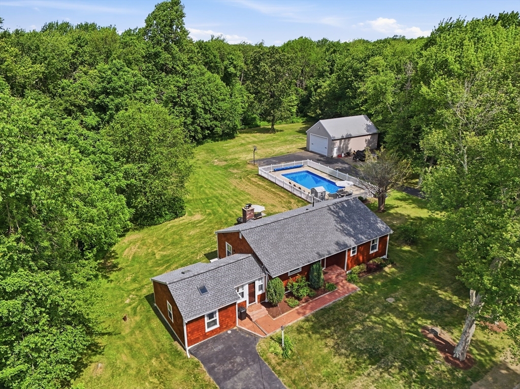 126 Putnam Hill Rd, Sutton, Massachusetts, 3 Bedrooms Bedrooms, 6 Rooms Rooms,1 BathroomBathrooms,Residential,For Sale,Putnam Hill Rd,73534163