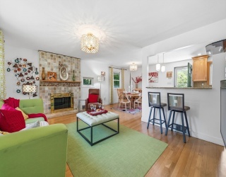 12 Parsons Terrace, Dedham, Massachusetts, 3 Bedrooms Bedrooms, 7 Rooms Rooms,2 BathroomsBathrooms,Residential,For Sale,Parsons Terrace,73534419