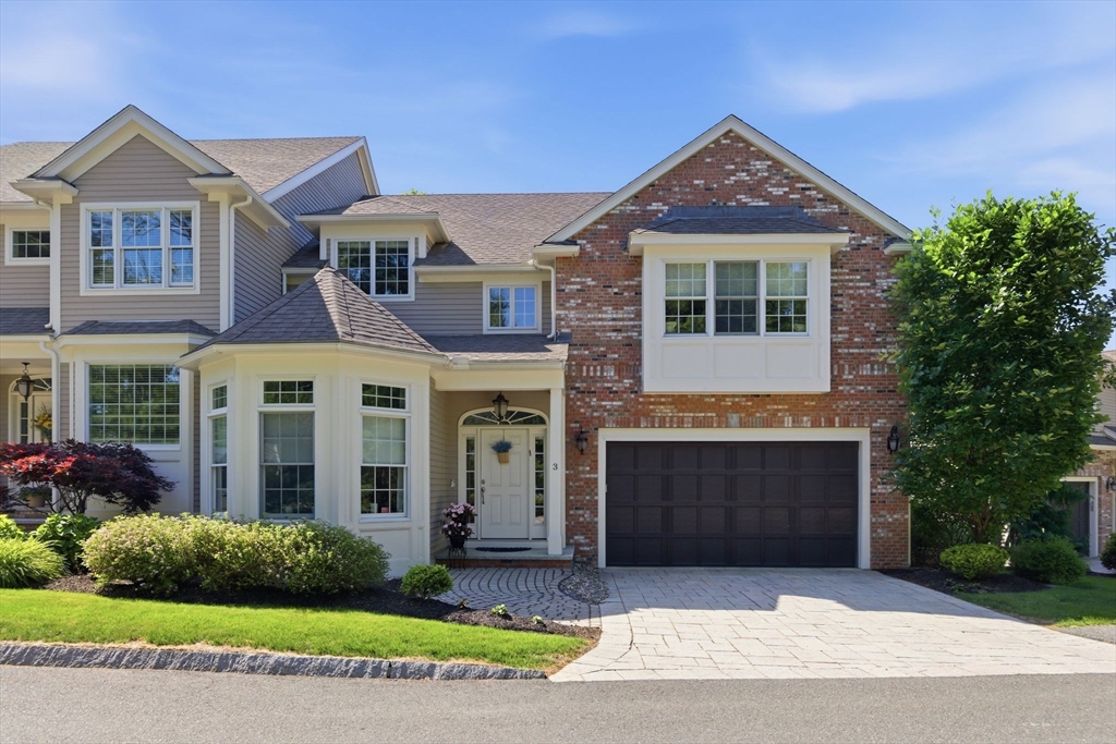 527 Salem St, Lynnfield, Massachusetts, 2 Bedrooms Bedrooms, 9 Rooms Rooms,3.5 BathroomsBathrooms,Residential,For Sale,Salem St,73534189