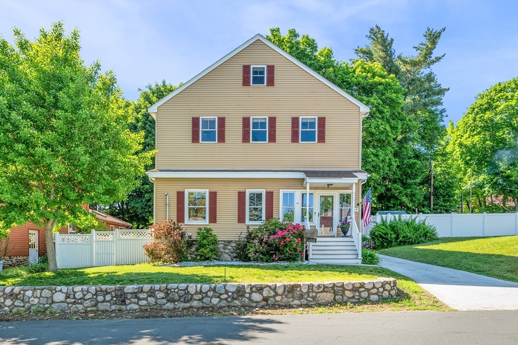 16 Hazen Ave, Haverhill, Massachusetts, 4 Bedrooms Bedrooms, 11 Rooms Rooms,3.5 BathroomsBathrooms,Residential,For Sale,Hazen Ave,73533954