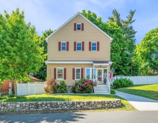 16 Hazen Ave, Haverhill, Massachusetts, 4 Bedrooms Bedrooms, 11 Rooms Rooms,3.5 BathroomsBathrooms,Residential,For Sale,Hazen Ave,73533954