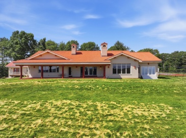 5 Osgood Rd, Charlton, Massachusetts, 3 Bedrooms Bedrooms, 6 Rooms Rooms,4 BathroomsBathrooms,Residential,For Sale,Osgood Rd,73534197