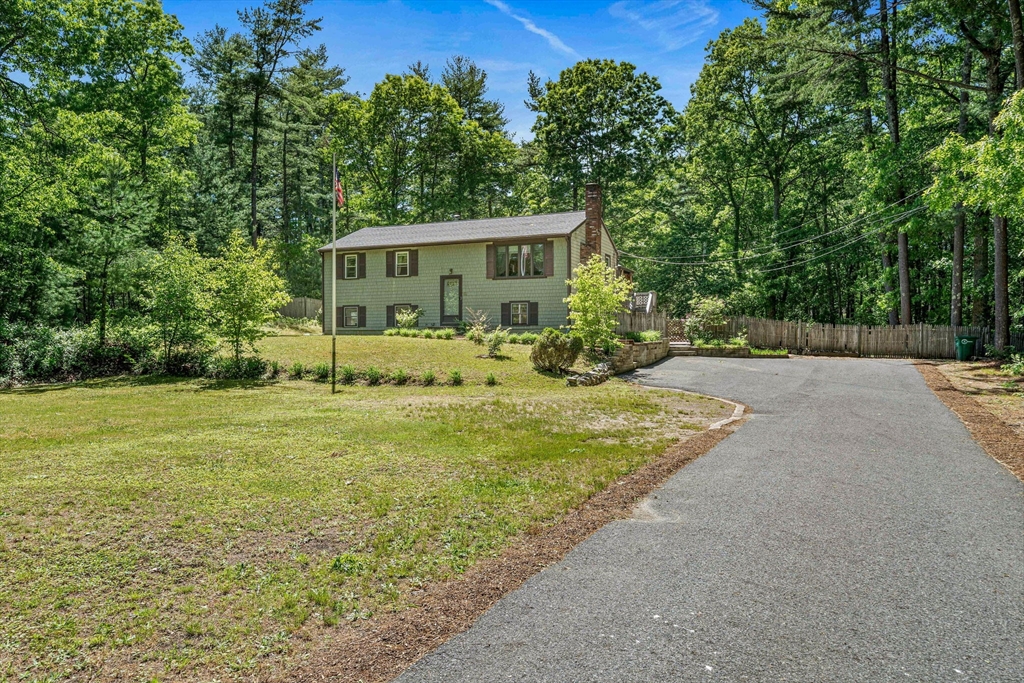 61 Chapel St, Pembroke, Massachusetts, 3 Bedrooms Bedrooms, 5 Rooms Rooms,2 BathroomsBathrooms,Residential,For Sale,Chapel St,73534446