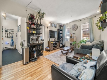 136 Prince, Boston, Massachusetts, 2 Bedrooms Bedrooms, 4 Rooms Rooms,1 BathroomBathrooms,Residential,For Sale,Prince,73534203