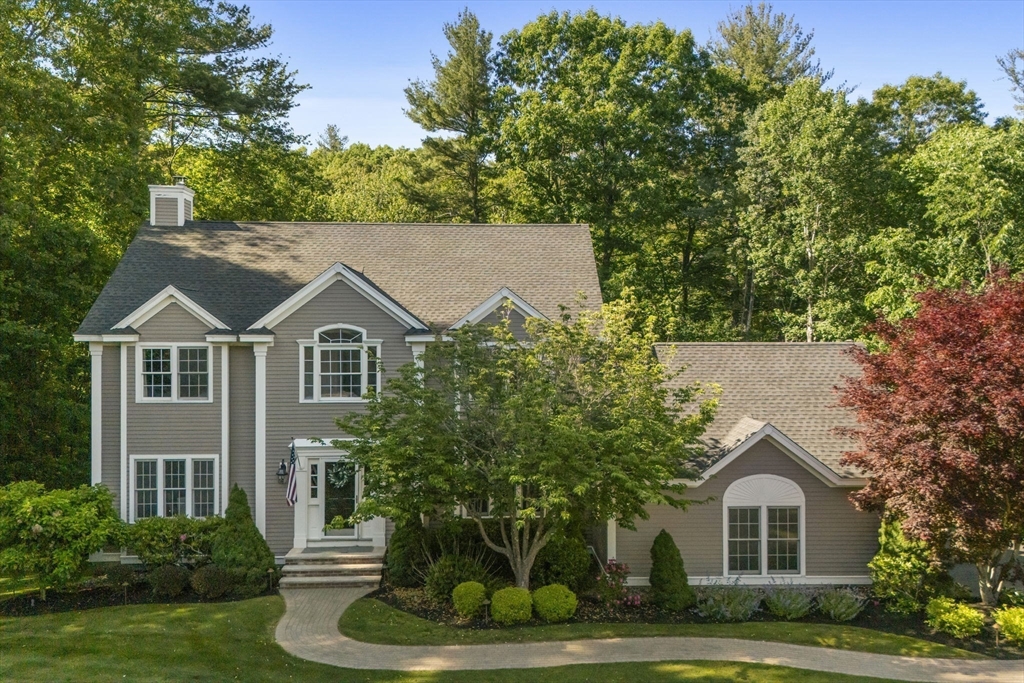 14 Puritan Ave, North Andover, Massachusetts, 4 Bedrooms Bedrooms, 8 Rooms Rooms,2.5 BathroomsBathrooms,Residential,For Sale,Puritan Ave,73533926