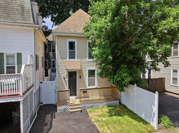 38 S Lincoln, Haverhill, Massachusetts, 3 Bedrooms Bedrooms, 6 Rooms Rooms,1 BathroomBathrooms,Residential,For Sale,S Lincoln,73534457