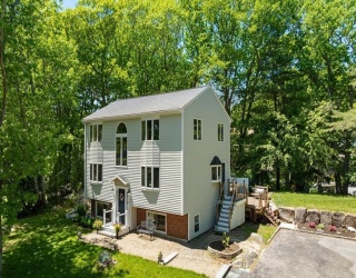 71 Hesperus Ave, Gloucester, Massachusetts, 3 Bedrooms Bedrooms, 9 Rooms Rooms,2.5 BathroomsBathrooms,Residential,For Sale,Hesperus Ave,73525619