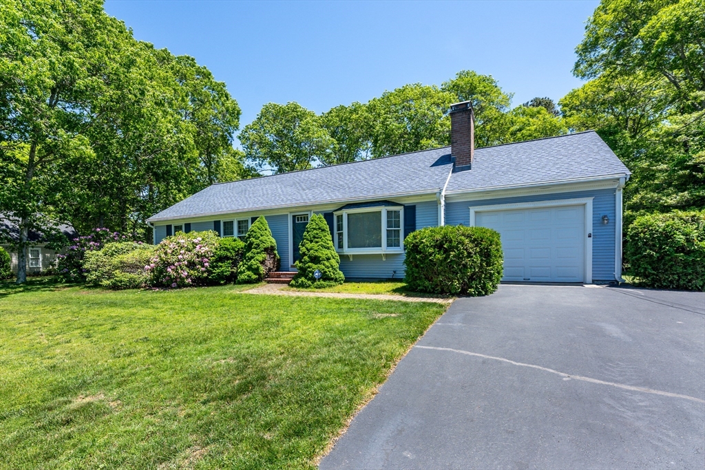 18 Goat Field Ln, Barnstable, Massachusetts, 3 Bedrooms Bedrooms, 6 Rooms Rooms,2 BathroomsBathrooms,Residential,For Sale,Goat Field Ln,73533882