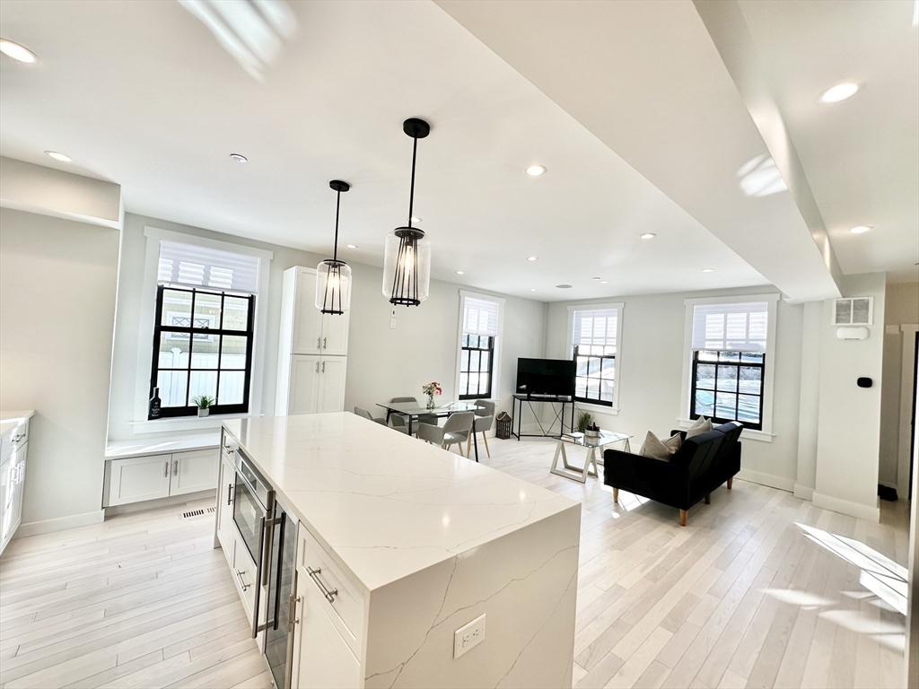 11 Lowell Street, Arlington, Massachusetts, 4 Bedrooms Bedrooms, 9 Rooms Rooms,3 BathroomsBathrooms,Residential Lease,For Rent,Lowell Street,73534455