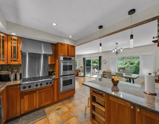103 Newtown Road, Acton, Massachusetts, 4 Bedrooms Bedrooms, 9 Rooms Rooms,3 BathroomsBathrooms,Residential,For Sale,Newtown Road,73534086