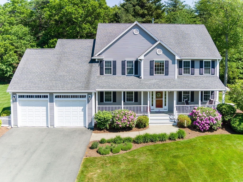 79 Foxwood Lane, Raynham, Massachusetts, 4 Bedrooms Bedrooms, 11 Rooms Rooms,2.5 BathroomsBathrooms,Residential,For Sale,Foxwood Lane,73534214